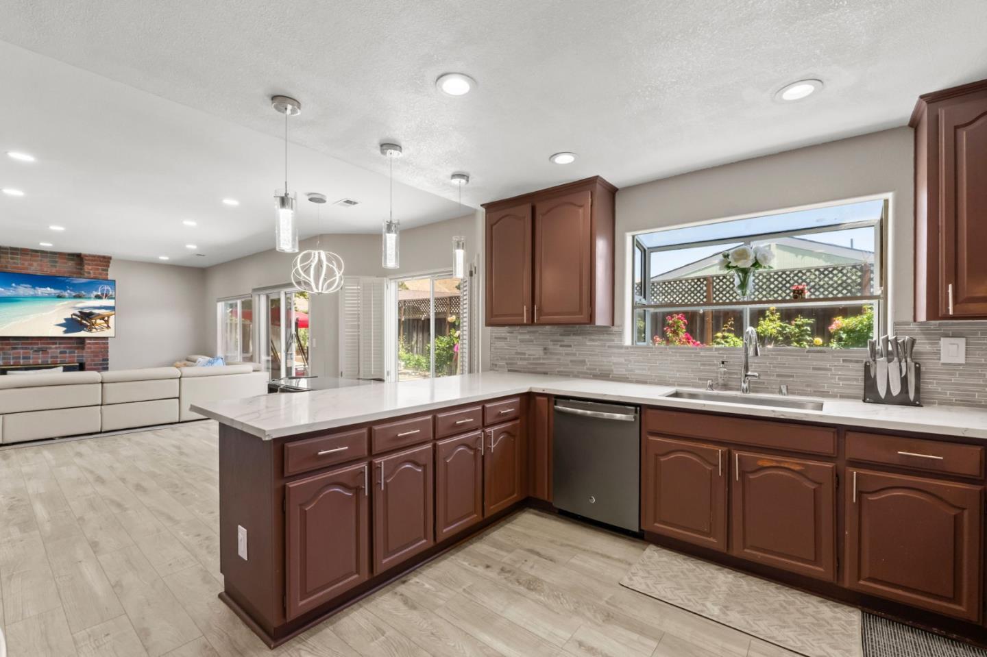 Detail Gallery Image 5 of 21 For 38173 Canyon Oaks Ct, Fremont,  CA 94536 - 4 Beds | 3 Baths