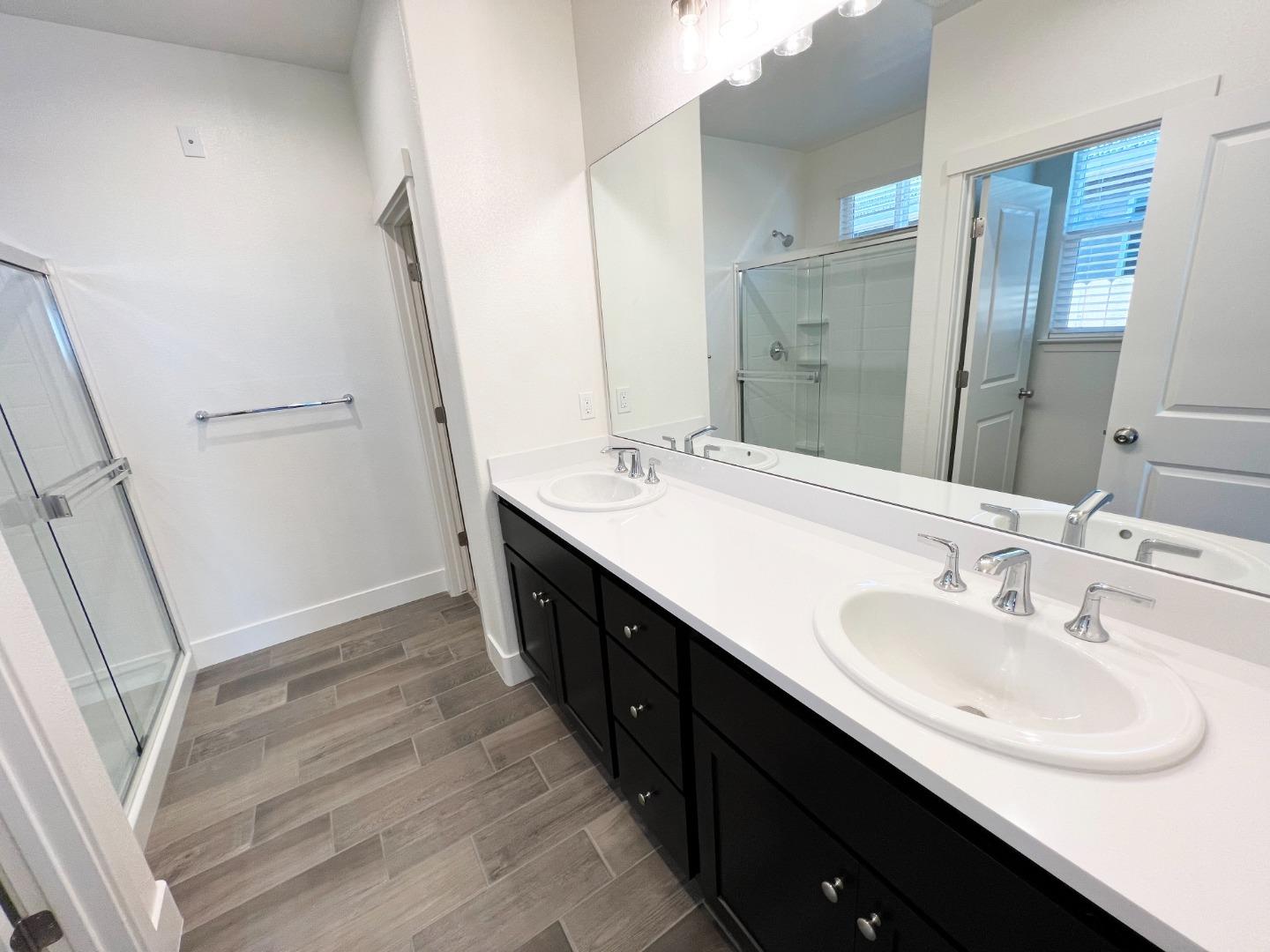 Detail Gallery Image 10 of 14 For 1232 Gypsum Dr, Los Banos,  CA 93635 - 4 Beds | 2 Baths