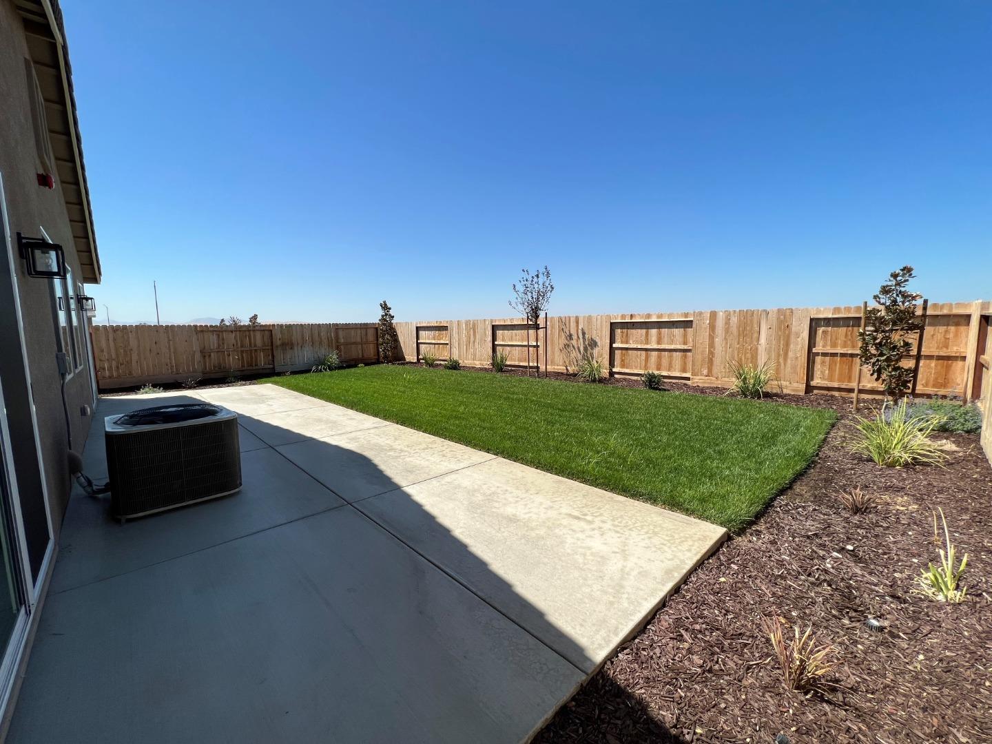Detail Gallery Image 2 of 14 For 1232 Gypsum Dr, Los Banos,  CA 93635 - 4 Beds | 2 Baths