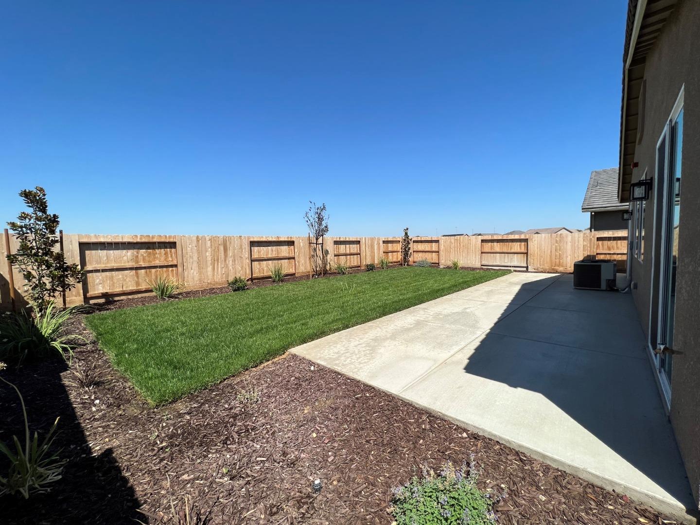 Detail Gallery Image 3 of 14 For 1232 Gypsum Dr, Los Banos,  CA 93635 - 4 Beds | 2 Baths