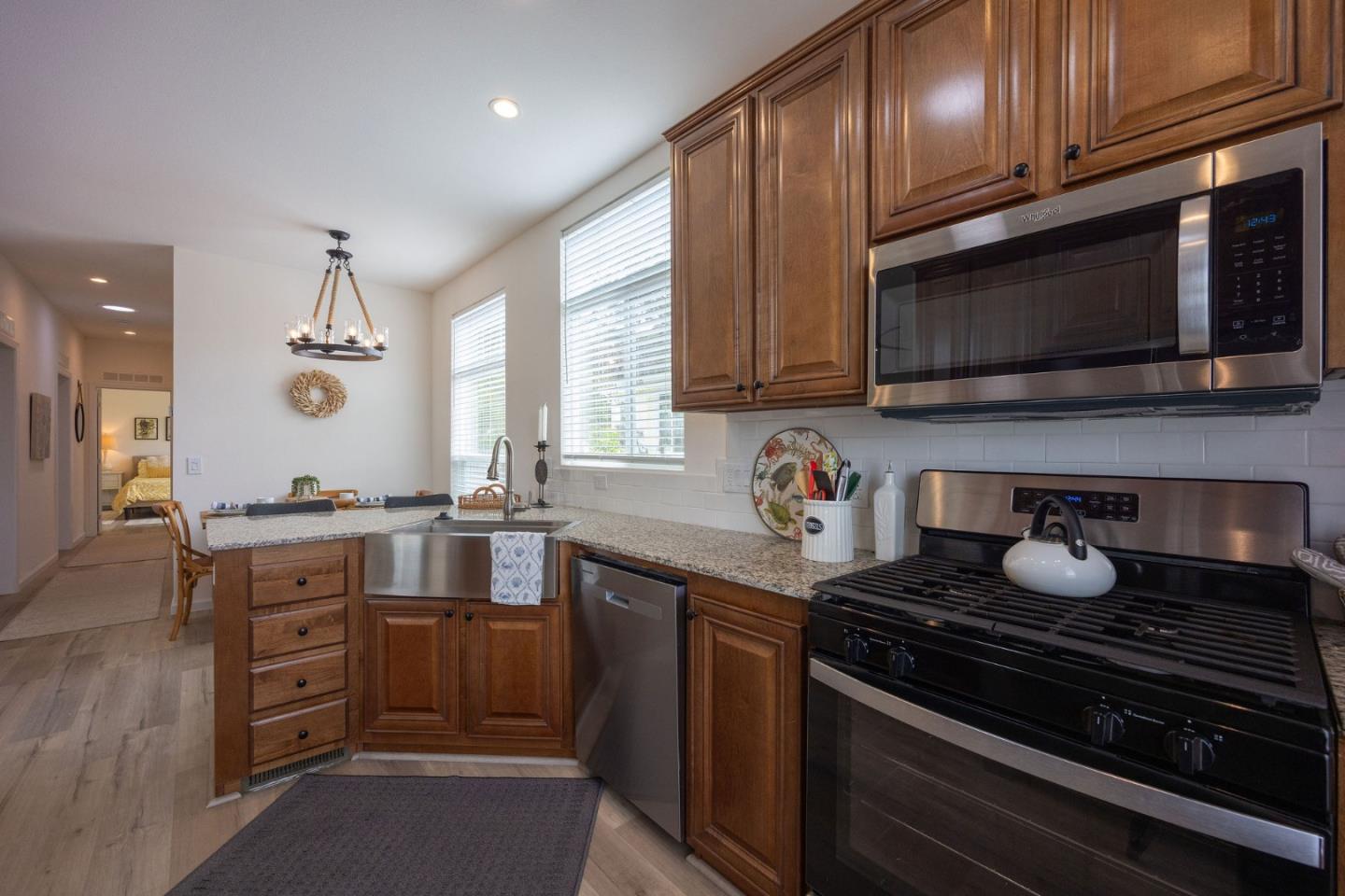 Detail Gallery Image 10 of 32 For 22 Seascape Dr #22,  Half Moon Bay,  CA 94019 - 3 Beds | 2 Baths