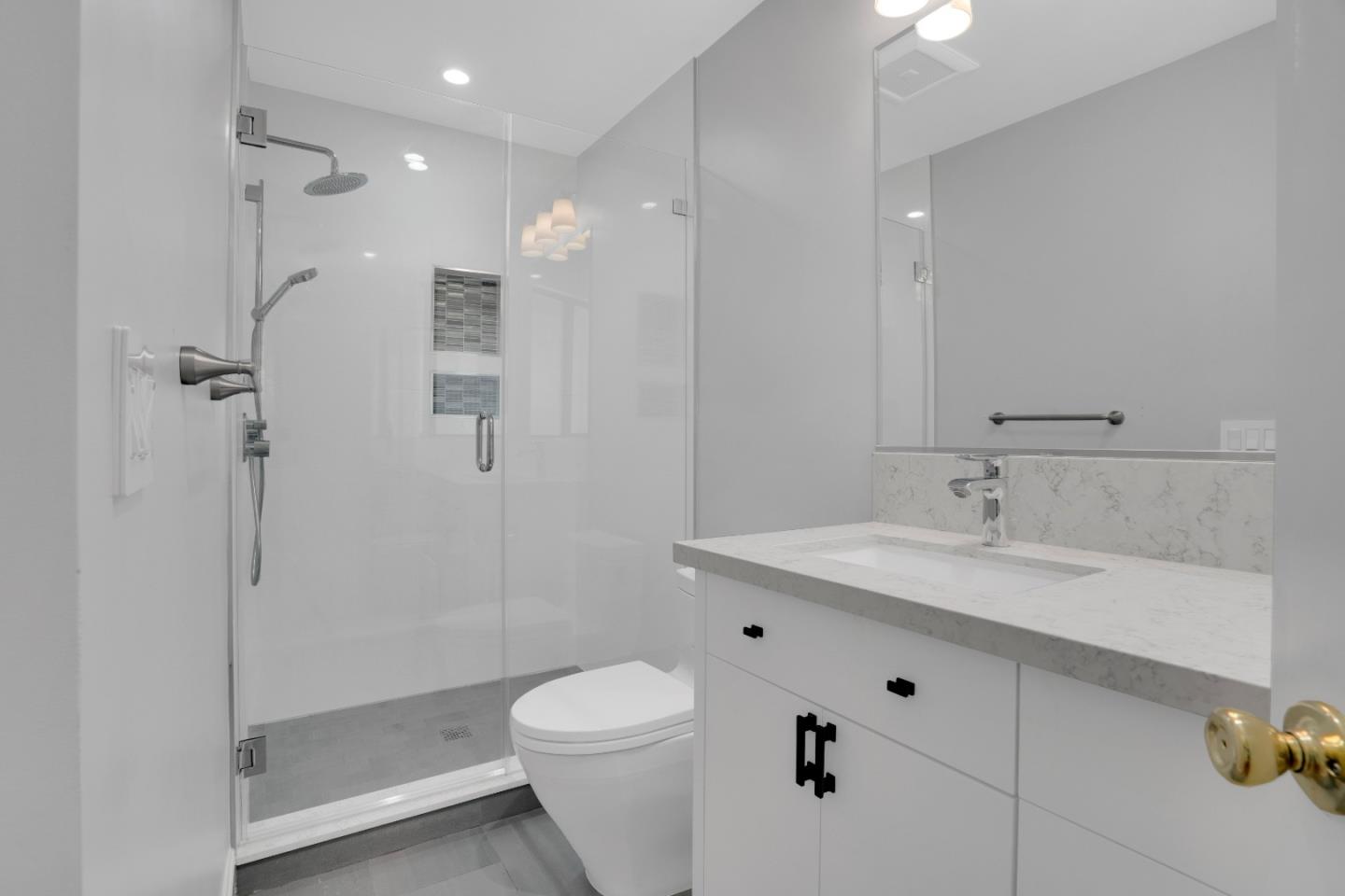 Detail Gallery Image 13 of 34 For 10 Bear Gulch Dr, Portola Valley,  CA 94028 - 3 Beds | 2 Baths
