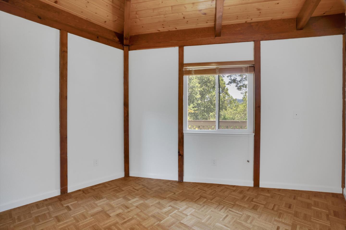 Detail Gallery Image 18 of 34 For 10 Bear Gulch Dr, Portola Valley,  CA 94028 - 3 Beds | 2 Baths