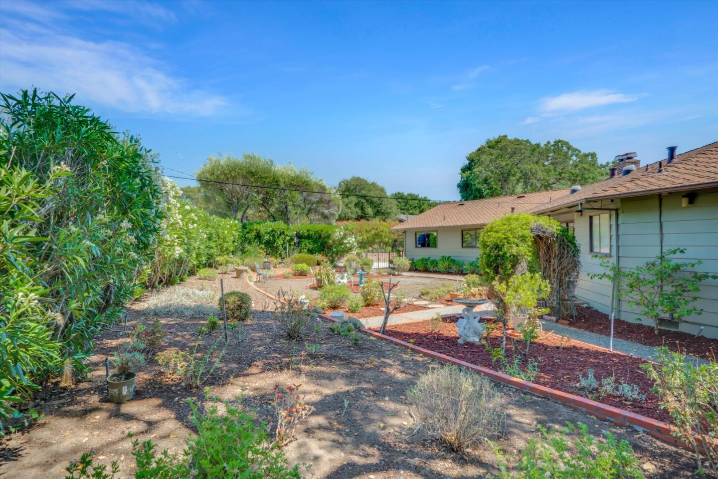 Detail Gallery Image 5 of 34 For 10 Bear Gulch Dr, Portola Valley,  CA 94028 - 3 Beds | 2 Baths