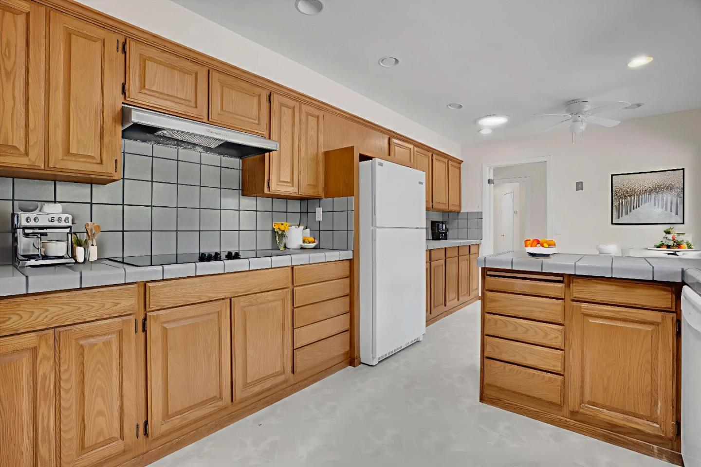 Detail Gallery Image 9 of 34 For 10 Bear Gulch Dr, Portola Valley,  CA 94028 - 3 Beds | 2 Baths