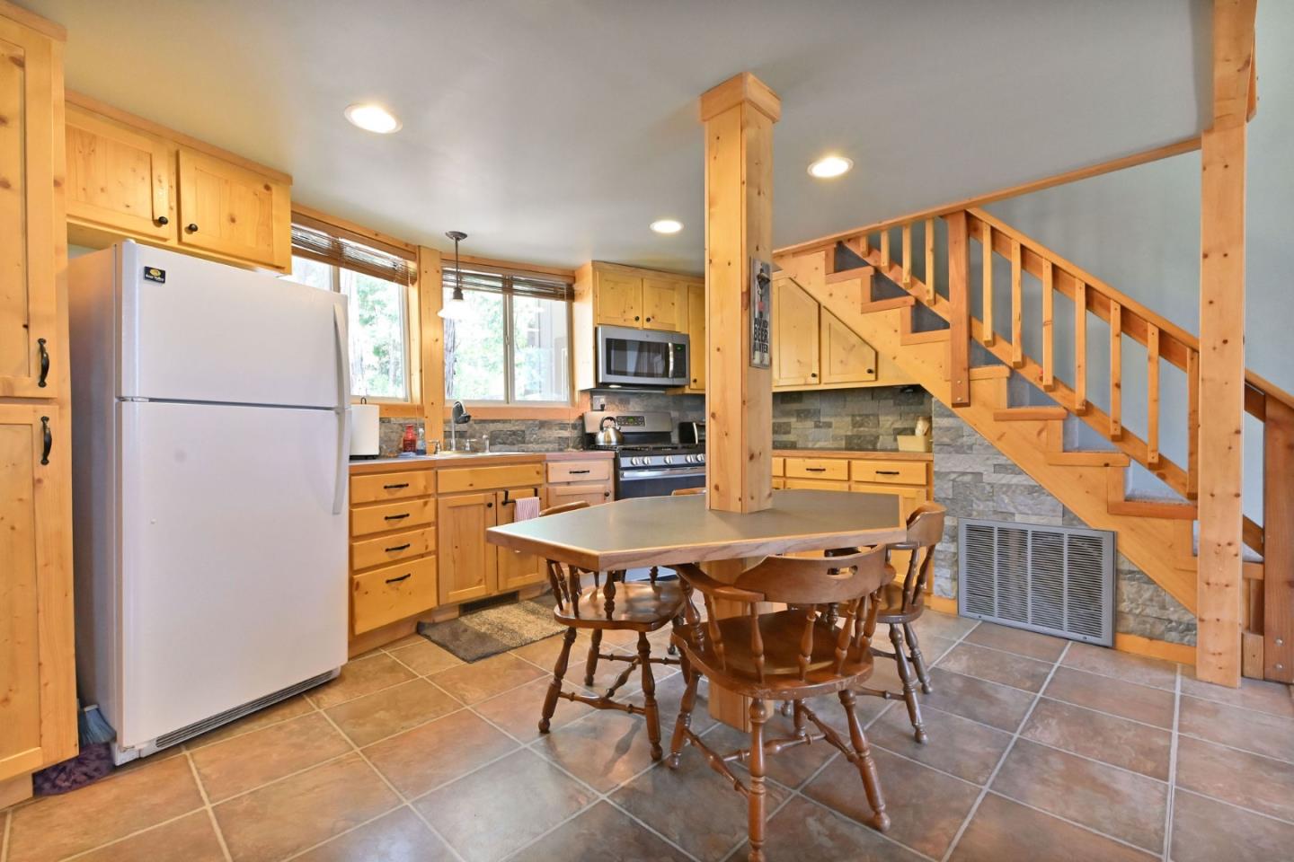 Detail Gallery Image 6 of 62 For 2320 Mustang Rd, Arnold,  CA 95223 - 3 Beds | 2 Baths