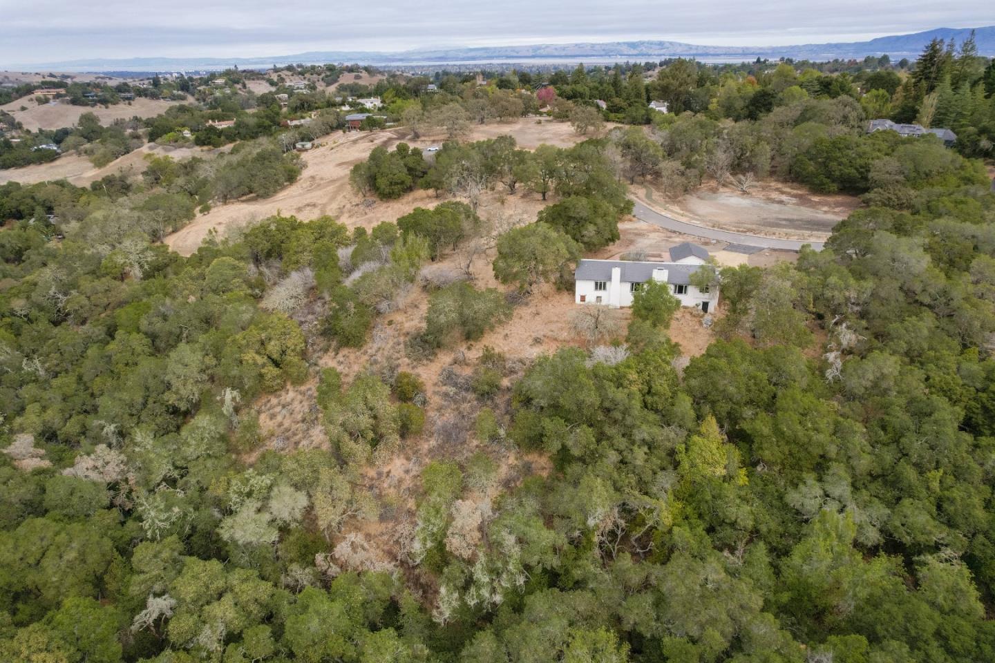 Detail Gallery Image 9 of 9 For 19532 Natoma Oaks Ln, Los Altos,  CA 94022 - 3 Beds | 3/1 Baths