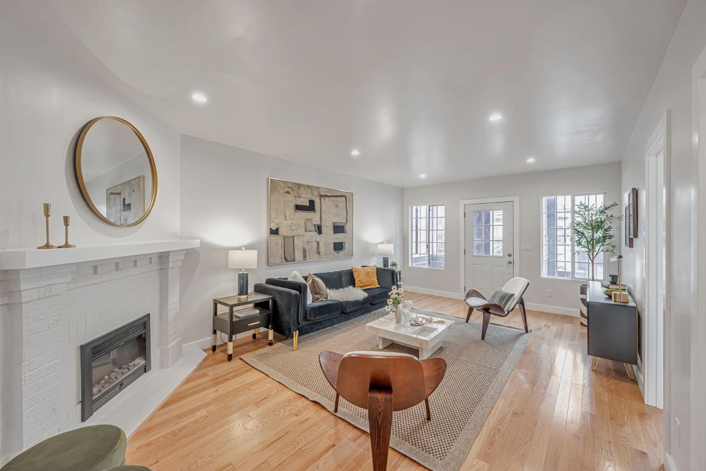 Detail Gallery Image 8 of 54 For 163 Lee Ave, San Francisco,  CA 94112 - 5 Beds | 3 Baths