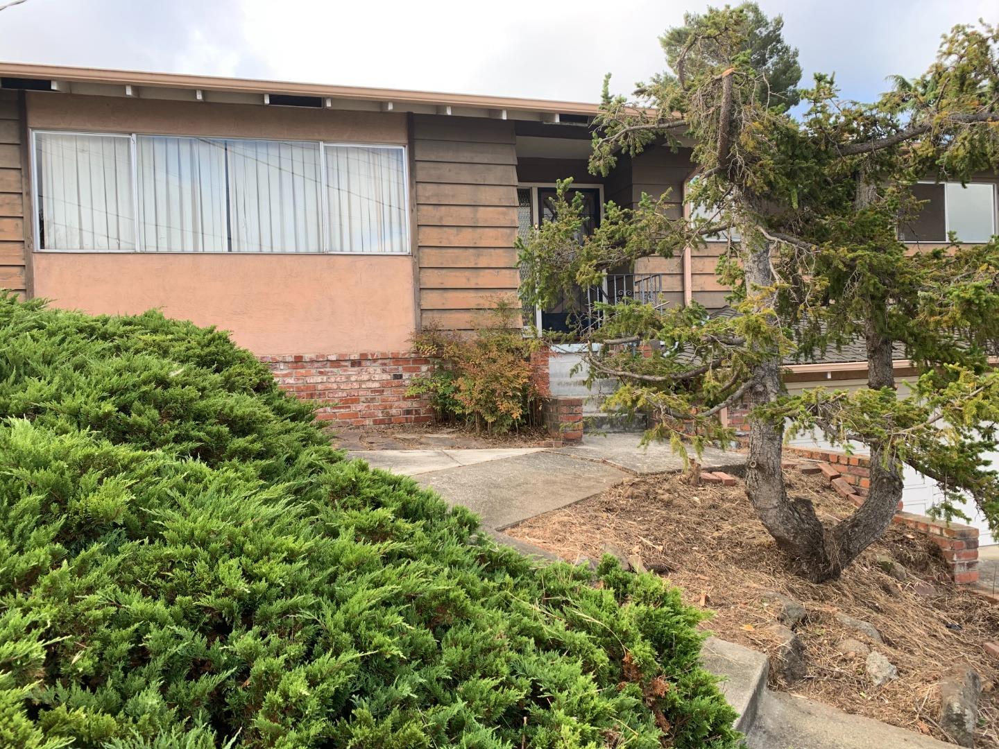 Detail Gallery Image 2 of 42 For 2847 Ralston Way, Hayward,  CA 94541 - 3 Beds | 2 Baths