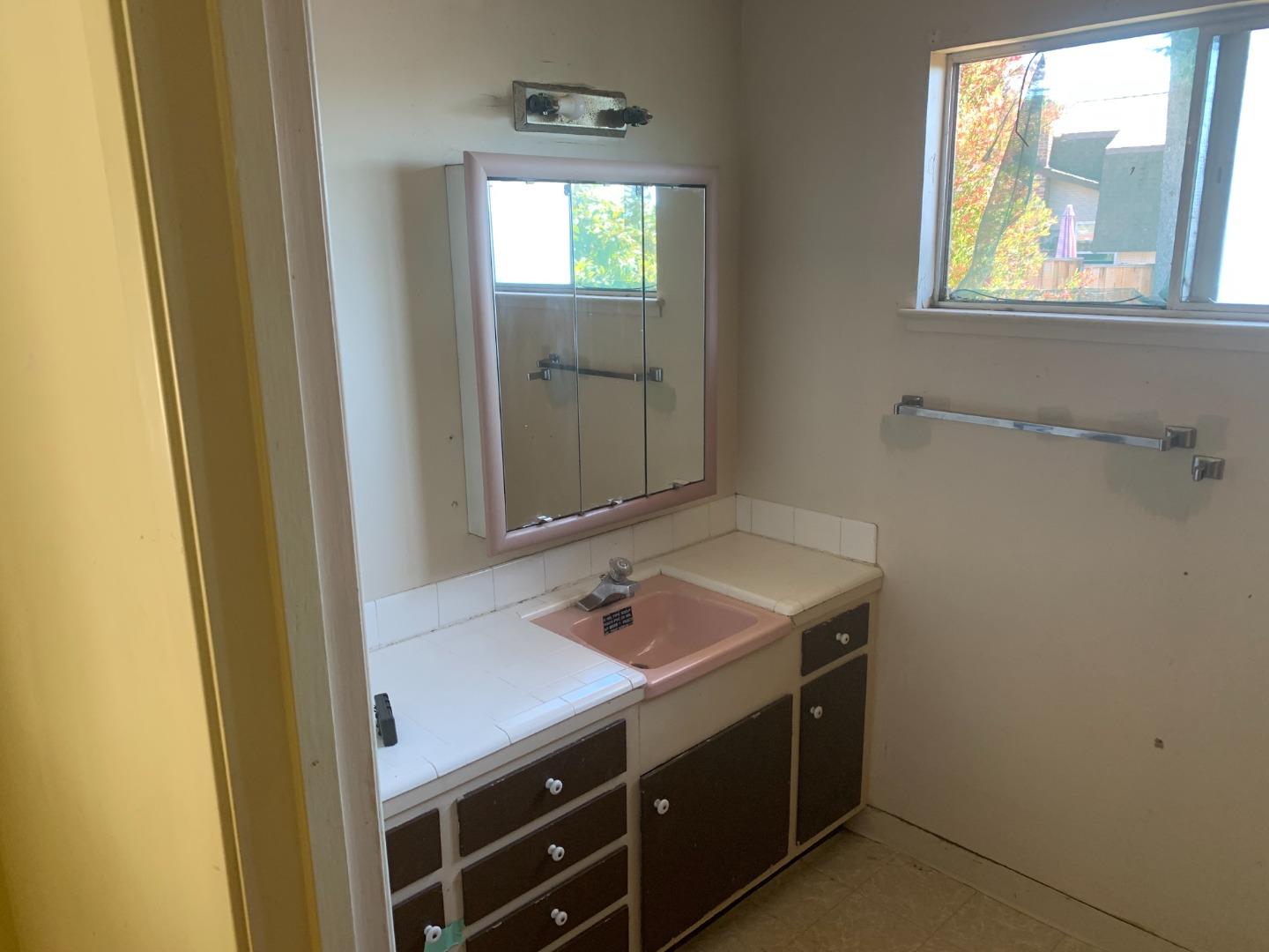 Detail Gallery Image 30 of 42 For 2847 Ralston Way, Hayward,  CA 94541 - 3 Beds | 2 Baths
