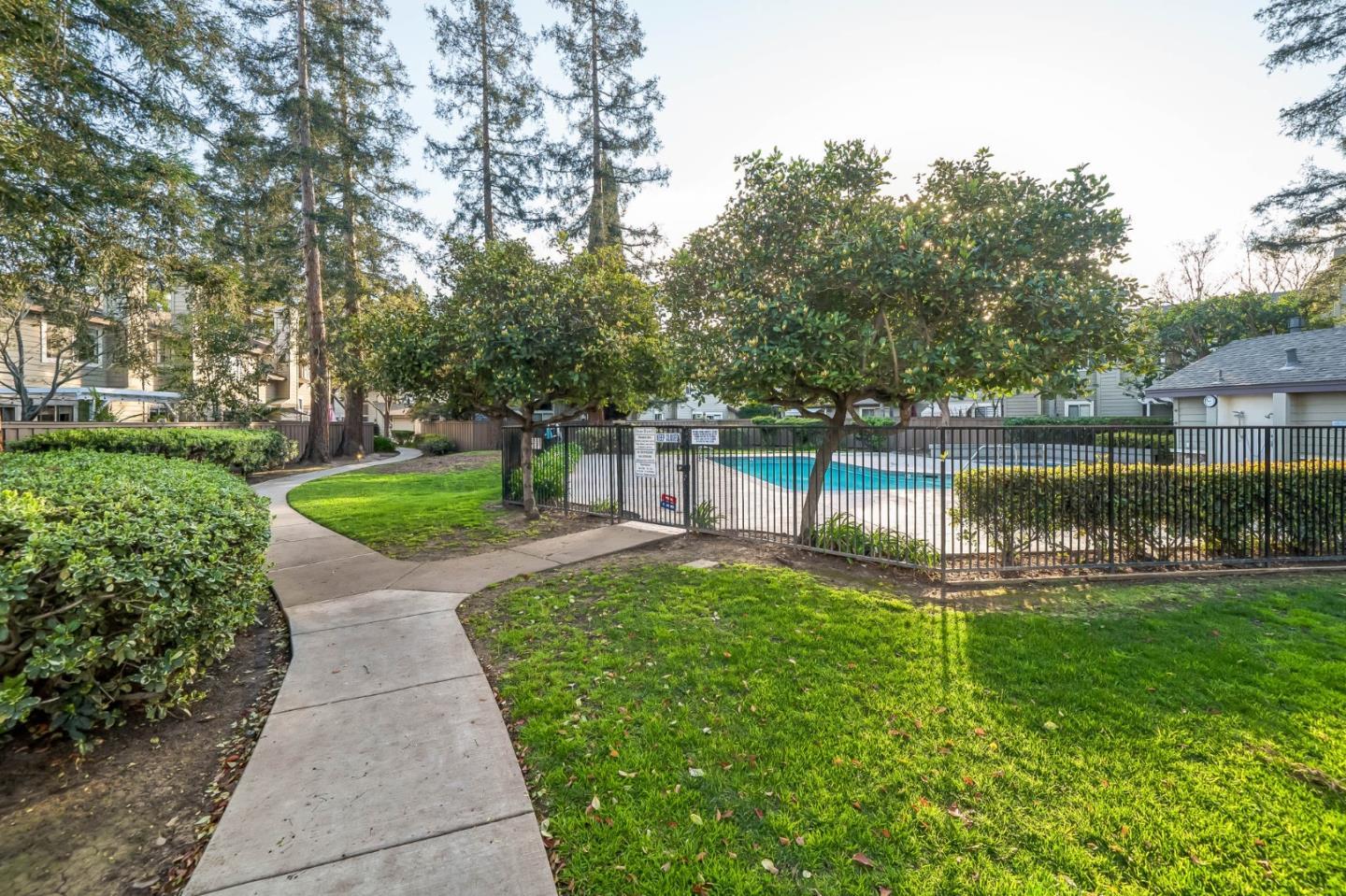 Detail Gallery Image 28 of 30 For 25 Deer Run Cir, San Jose,  CA 95136 - 3 Beds | 2/1 Baths