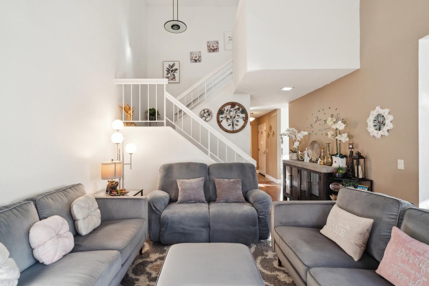 Detail Gallery Image 5 of 30 For 25 Deer Run Cir, San Jose,  CA 95136 - 3 Beds | 2/1 Baths