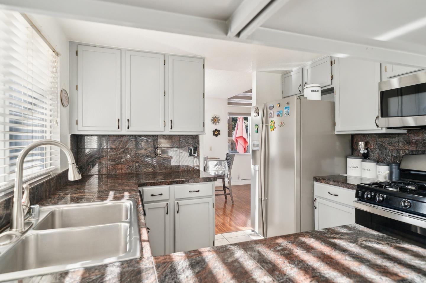 Detail Gallery Image 9 of 30 For 25 Deer Run Cir, San Jose,  CA 95136 - 3 Beds | 2/1 Baths