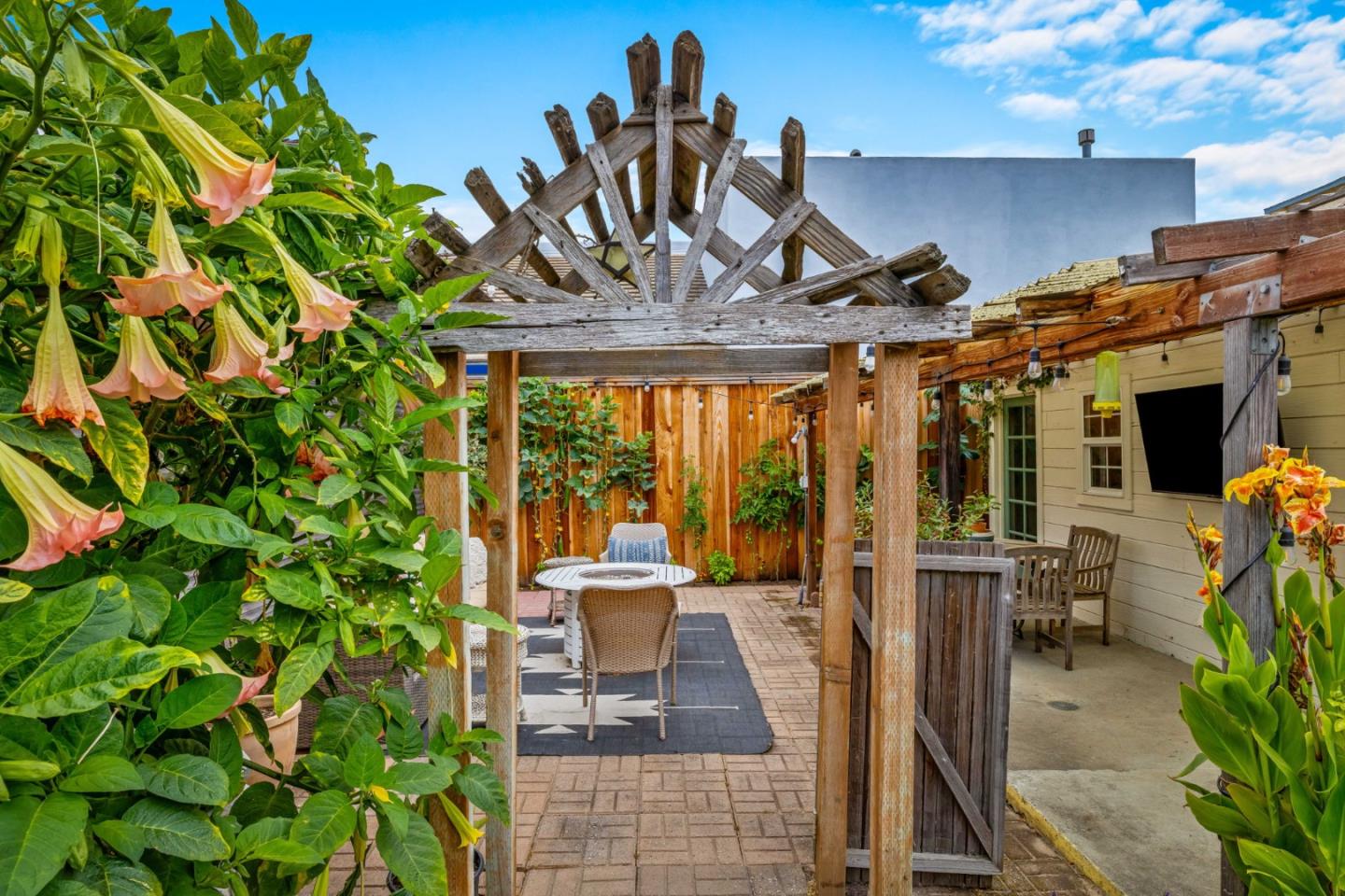 Detail Gallery Image 22 of 30 For 255 Katherine Ave, Salinas,  CA 93901 - 2 Beds | 1 Baths