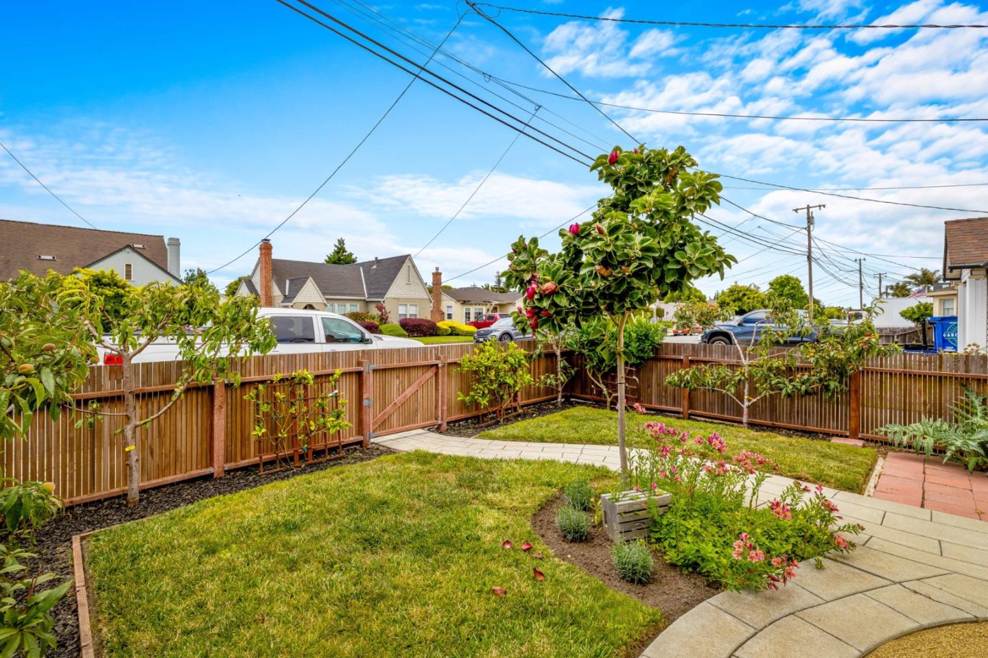 Detail Gallery Image 3 of 30 For 255 Katherine Ave, Salinas,  CA 93901 - 2 Beds | 1 Baths