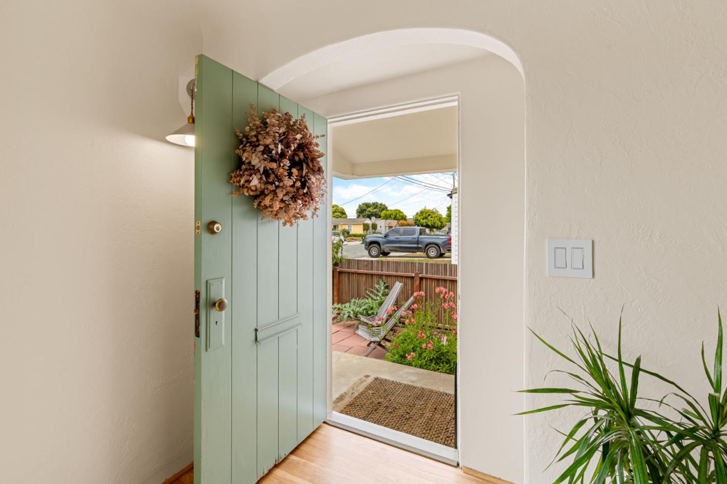 Detail Gallery Image 4 of 30 For 255 Katherine Ave, Salinas,  CA 93901 - 2 Beds | 1 Baths