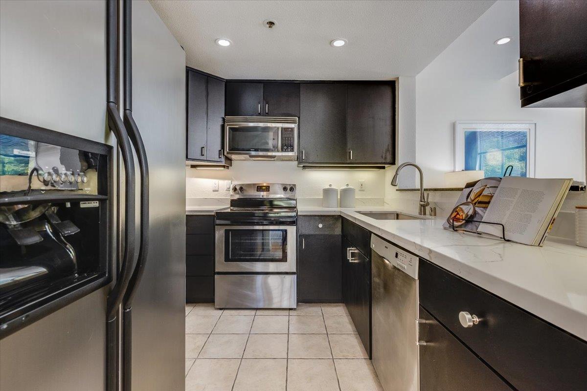 Detail Gallery Image 12 of 28 For 773 Loma Verde Ave a,  Palo Alto,  CA 94303 - 3 Beds | 2/1 Baths