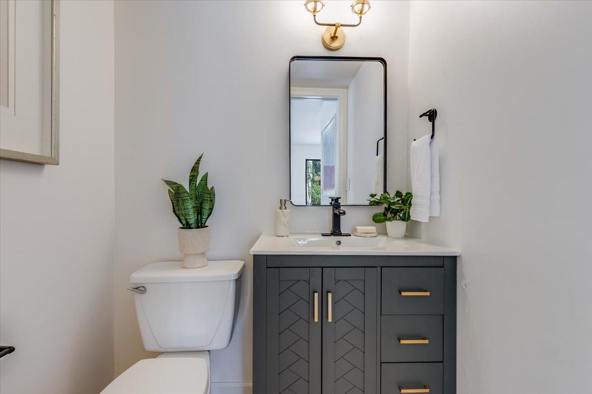 Detail Gallery Image 13 of 28 For 773 Loma Verde Ave a,  Palo Alto,  CA 94303 - 3 Beds | 2/1 Baths
