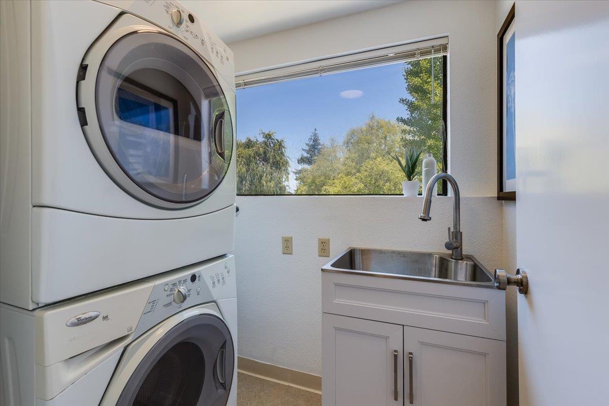 Detail Gallery Image 23 of 28 For 773 Loma Verde Ave a,  Palo Alto,  CA 94303 - 3 Beds | 2/1 Baths
