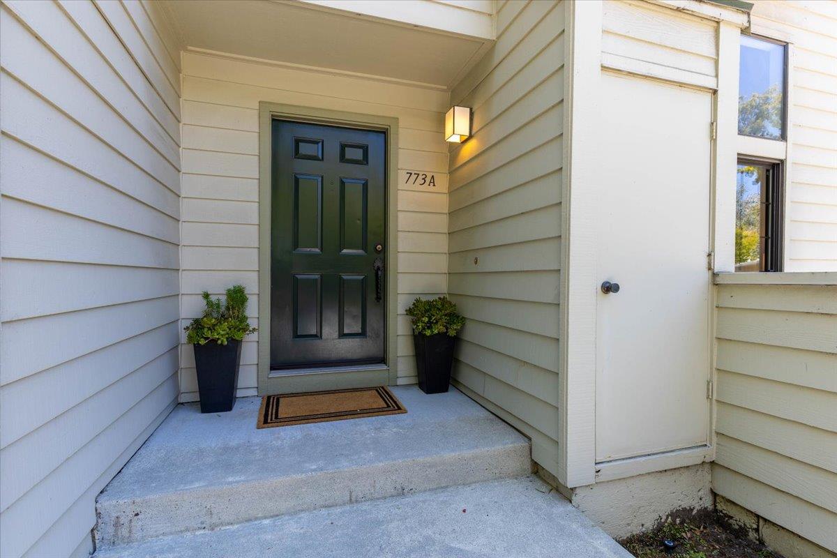 Detail Gallery Image 2 of 28 For 773 Loma Verde Ave a,  Palo Alto,  CA 94303 - 3 Beds | 2/1 Baths