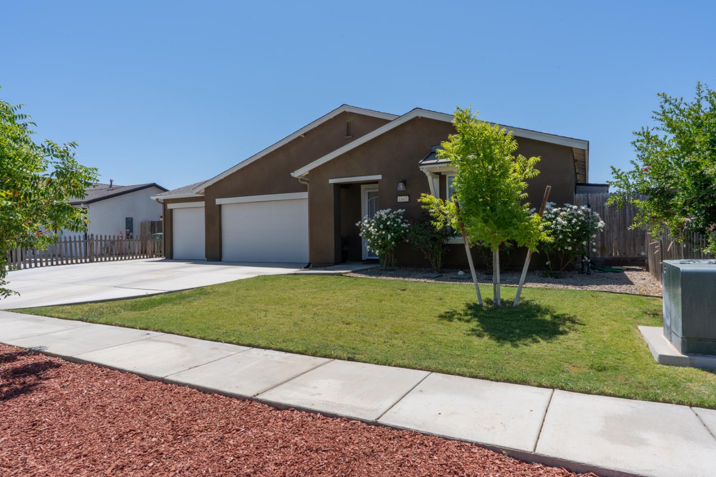 Detail Gallery Image 10 of 45 For 1807 Patricia Ct, Los Banos,  CA 93635 - 4 Beds | 3 Baths
