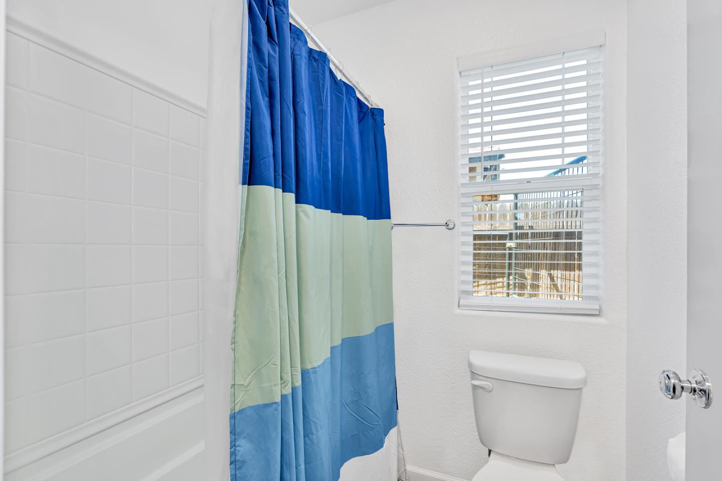 Detail Gallery Image 18 of 45 For 1807 Patricia Ct, Los Banos,  CA 93635 - 4 Beds | 3 Baths