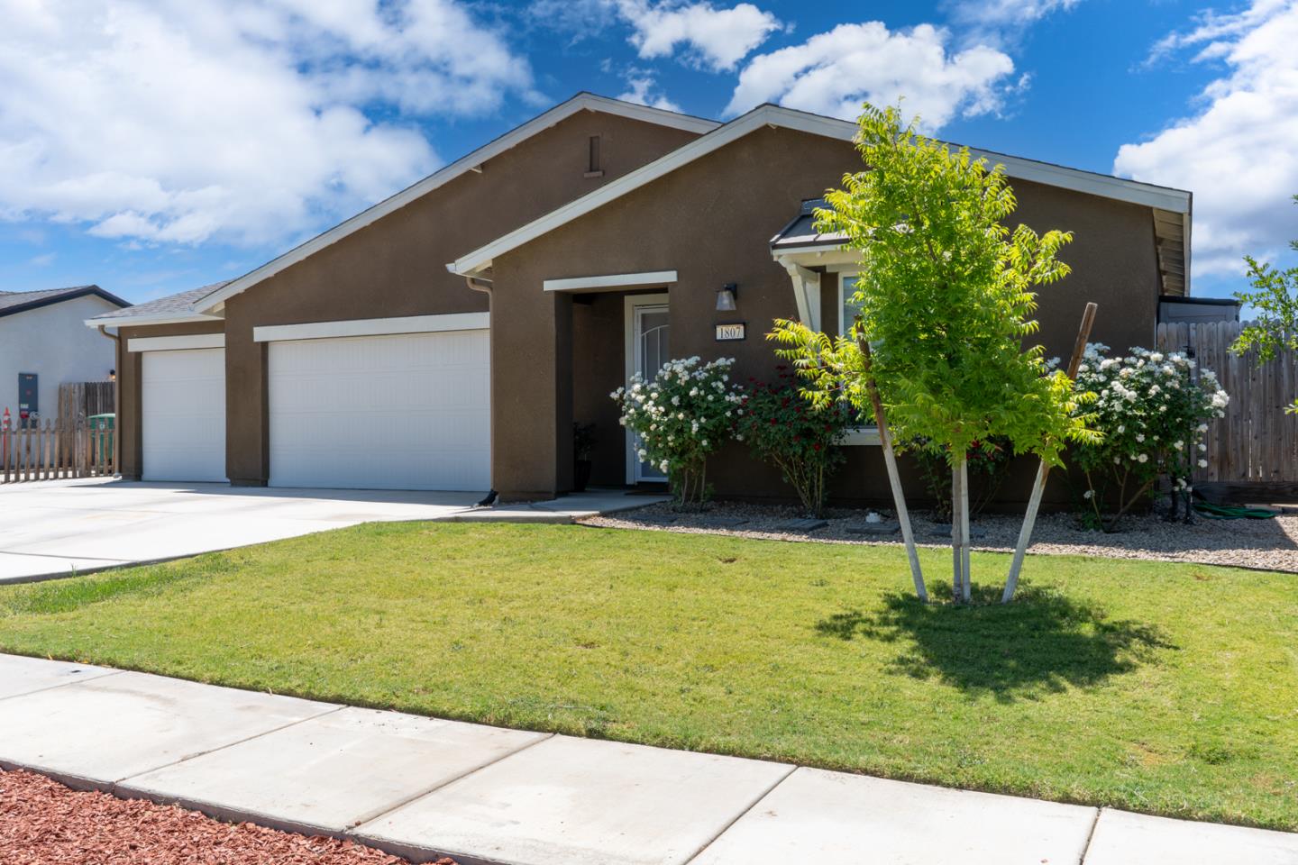 Detail Gallery Image 5 of 45 For 1807 Patricia Ct, Los Banos,  CA 93635 - 4 Beds | 3 Baths