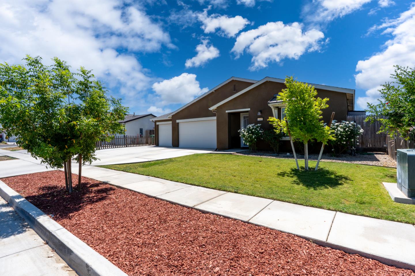 Detail Gallery Image 7 of 45 For 1807 Patricia Ct, Los Banos,  CA 93635 - 4 Beds | 3 Baths