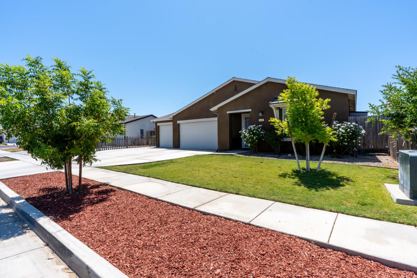 Detail Gallery Image 8 of 45 For 1807 Patricia Ct, Los Banos,  CA 93635 - 4 Beds | 3 Baths