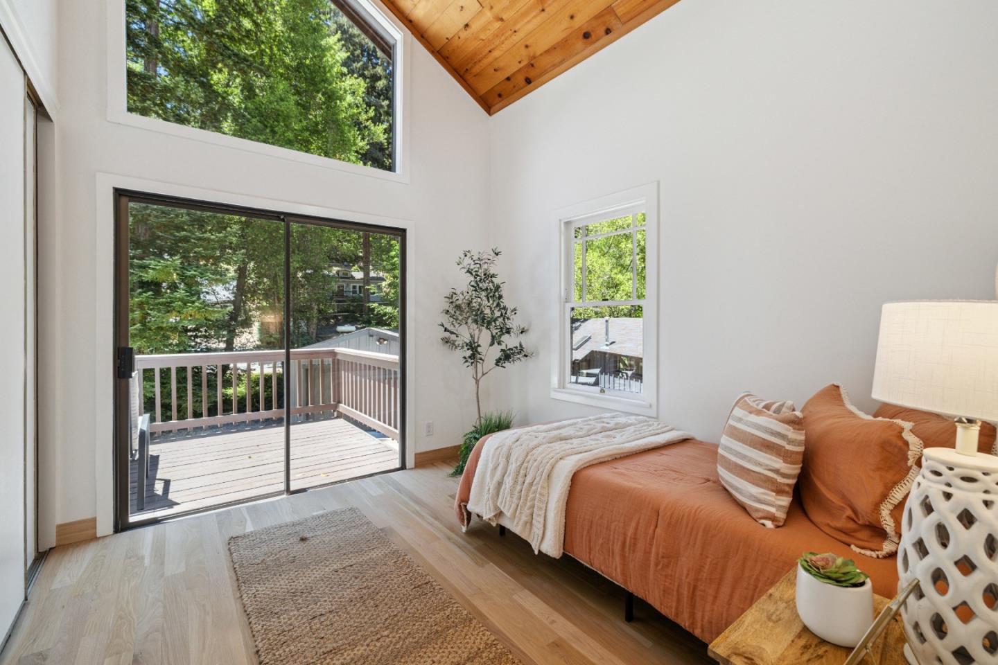Detail Gallery Image 22 of 86 For 9925 Love Creek Rd, Ben Lomond,  CA 95005 - 5 Beds | 3 Baths