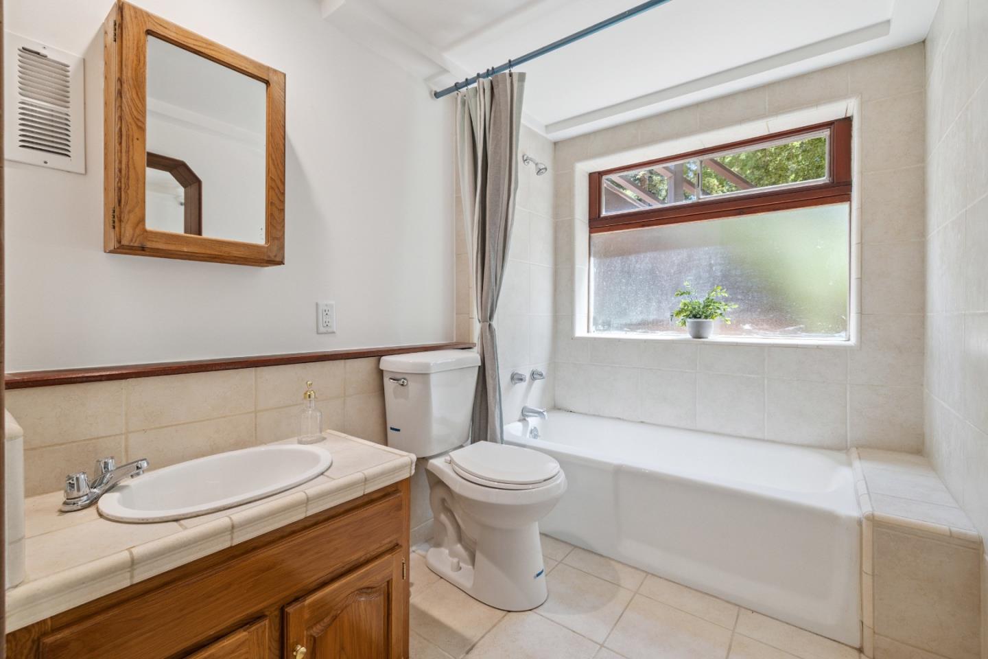 Detail Gallery Image 31 of 86 For 9925 Love Creek Rd, Ben Lomond,  CA 95005 - 5 Beds | 3 Baths