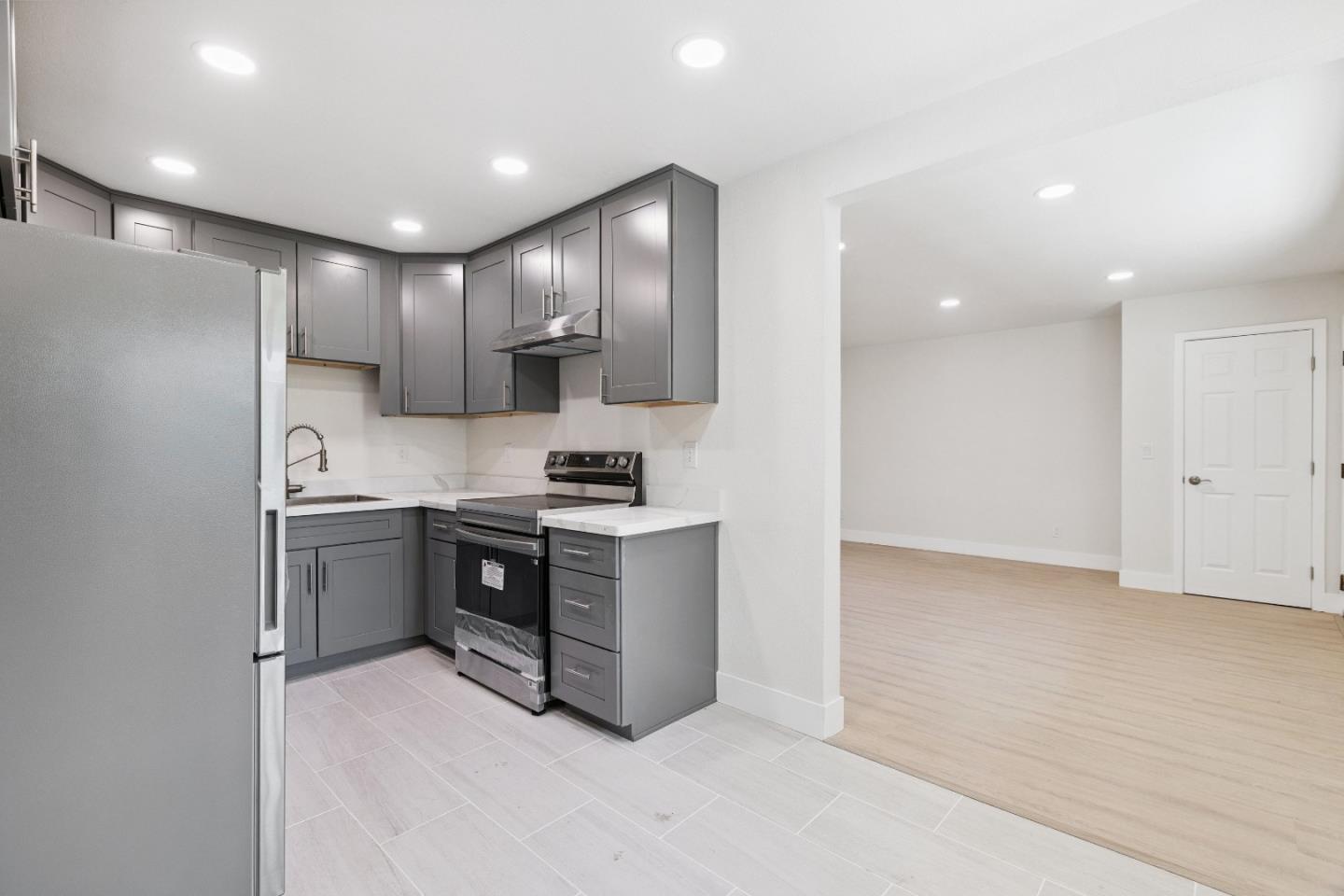 Detail Gallery Image 12 of 14 For 5723 via Monte Dr, San Jose,  CA 95118 - – Beds | – Baths