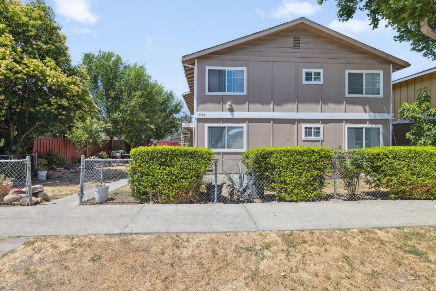 Detail Gallery Image 2 of 14 For 5723 via Monte Dr, San Jose,  CA 95118 - – Beds | – Baths