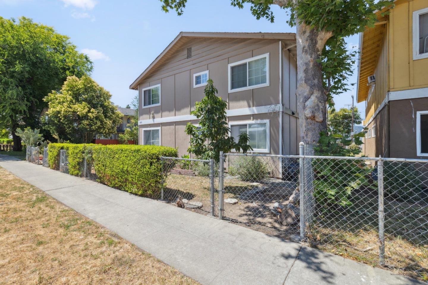 Detail Gallery Image 3 of 14 For 5723 via Monte Dr, San Jose,  CA 95118 - – Beds | – Baths