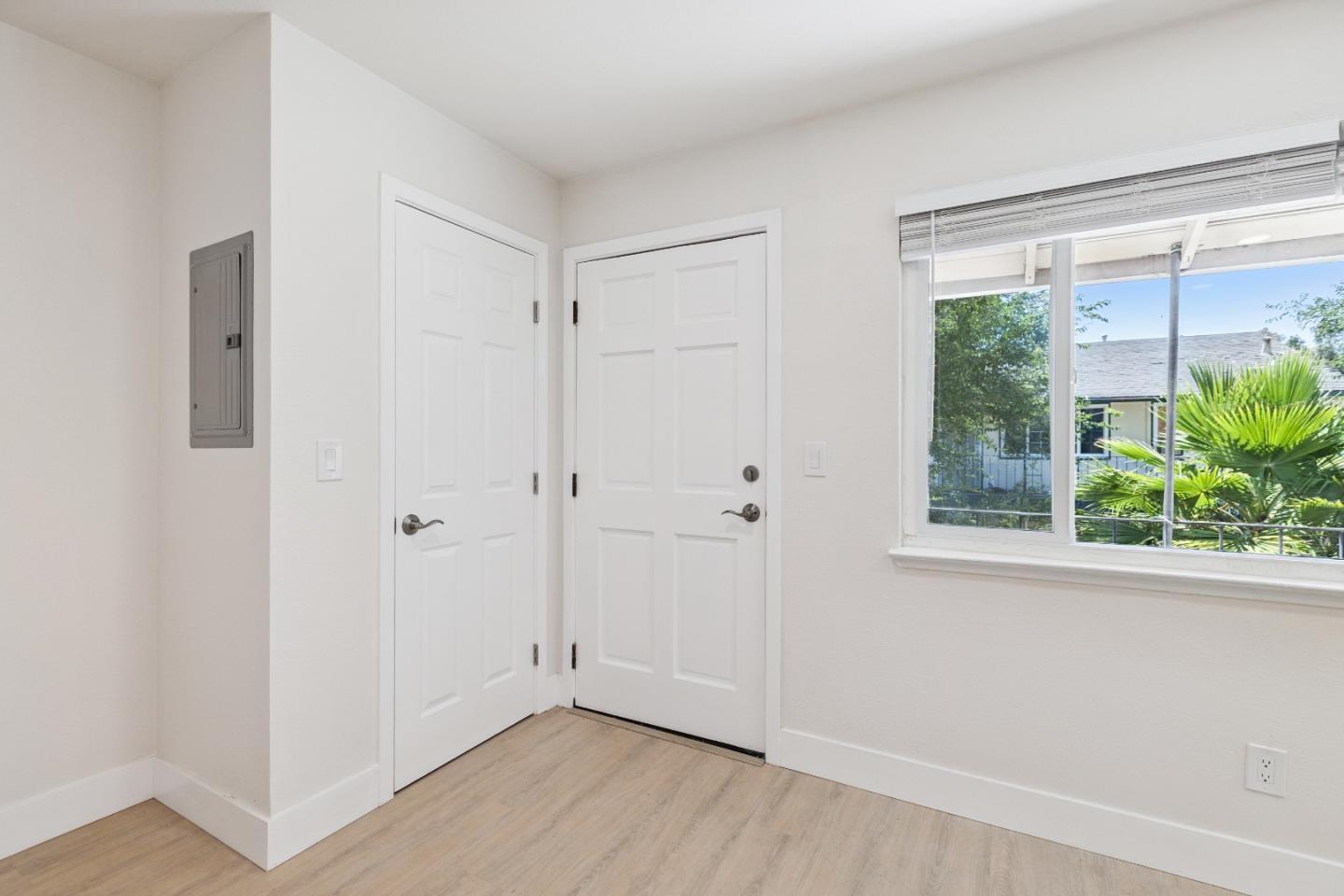 Detail Gallery Image 5 of 14 For 5723 via Monte Dr, San Jose,  CA 95118 - – Beds | – Baths