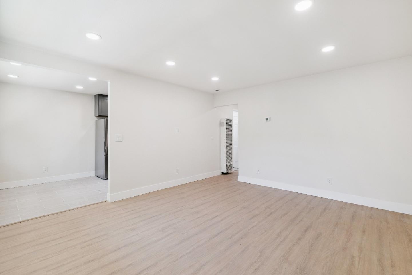 Detail Gallery Image 6 of 14 For 5723 via Monte Dr, San Jose,  CA 95118 - – Beds | – Baths