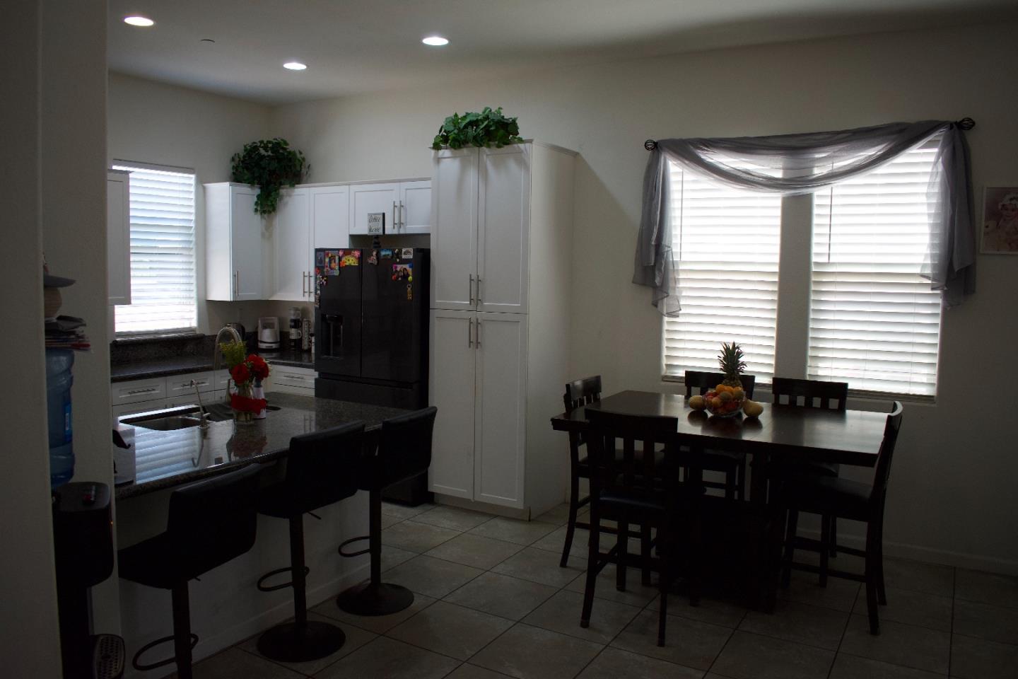 Detail Gallery Image 3 of 14 For 1233 La Colina St, Soledad,  CA 93960 - 3 Beds | 2 Baths