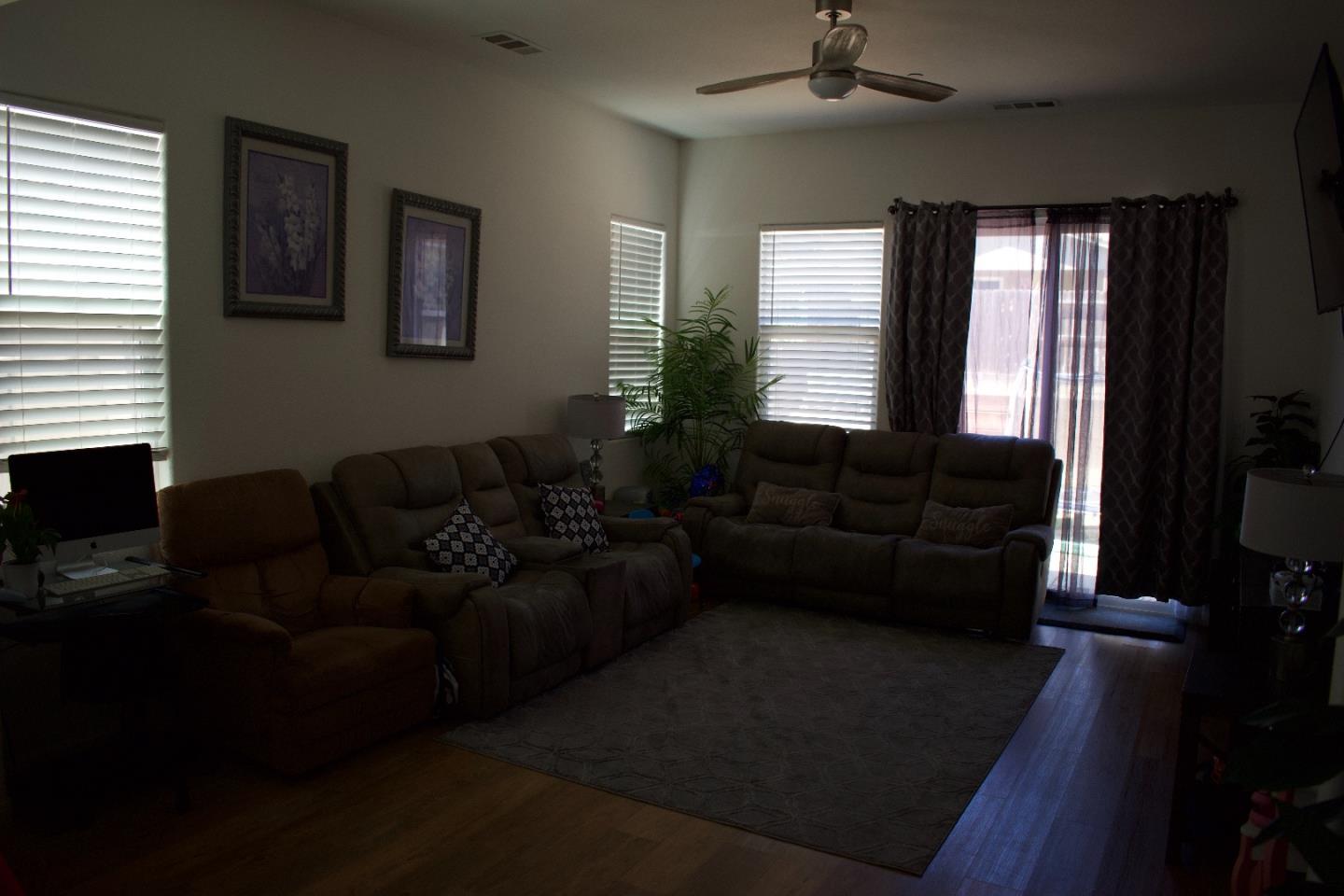 Detail Gallery Image 5 of 14 For 1233 La Colina St, Soledad,  CA 93960 - 3 Beds | 2 Baths