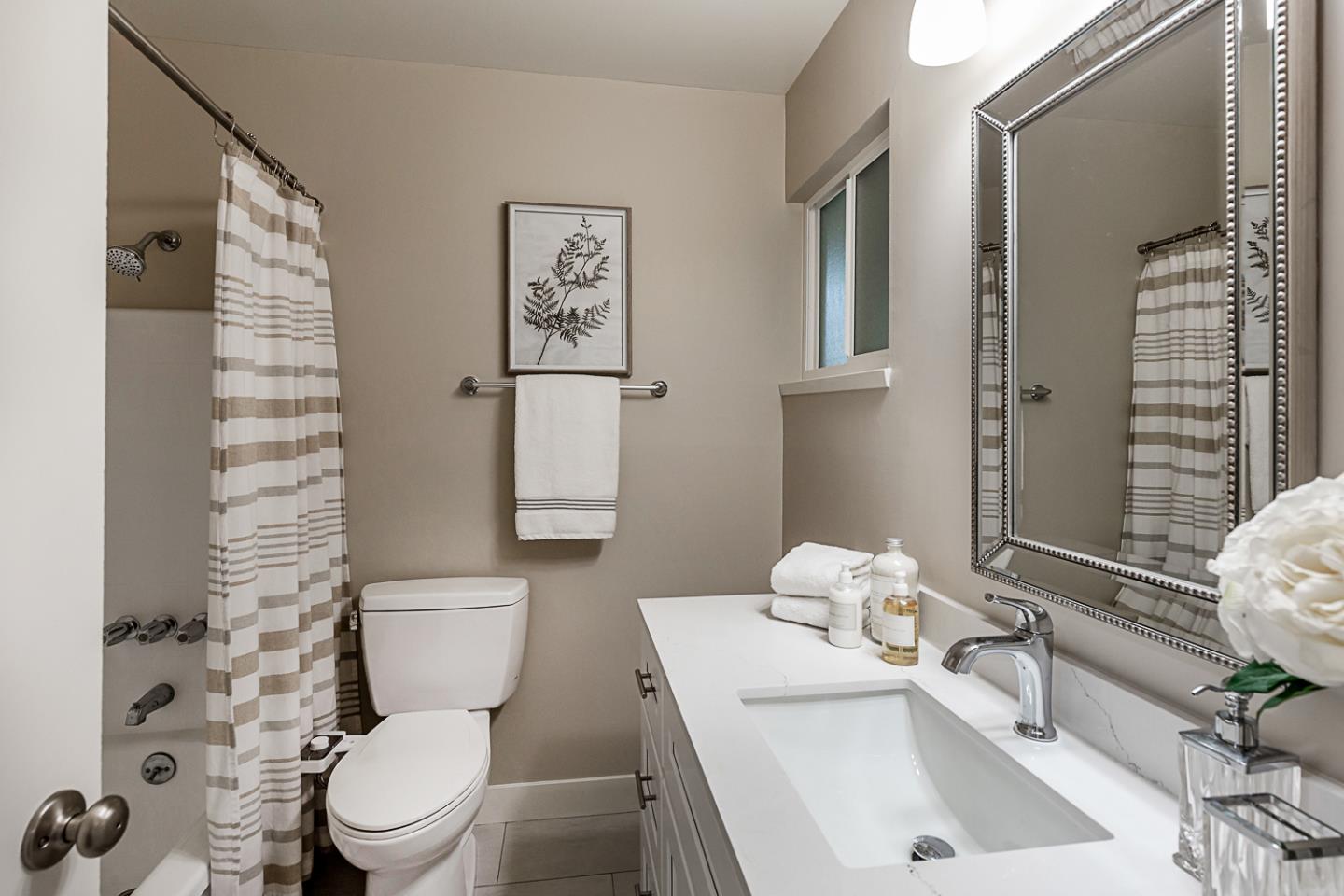 Detail Gallery Image 16 of 26 For 1621 Christina Dr, Los Altos,  CA 94024 - 3 Beds | 2 Baths