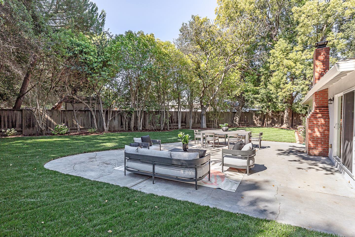 Detail Gallery Image 19 of 26 For 1621 Christina Dr, Los Altos,  CA 94024 - 3 Beds | 2 Baths