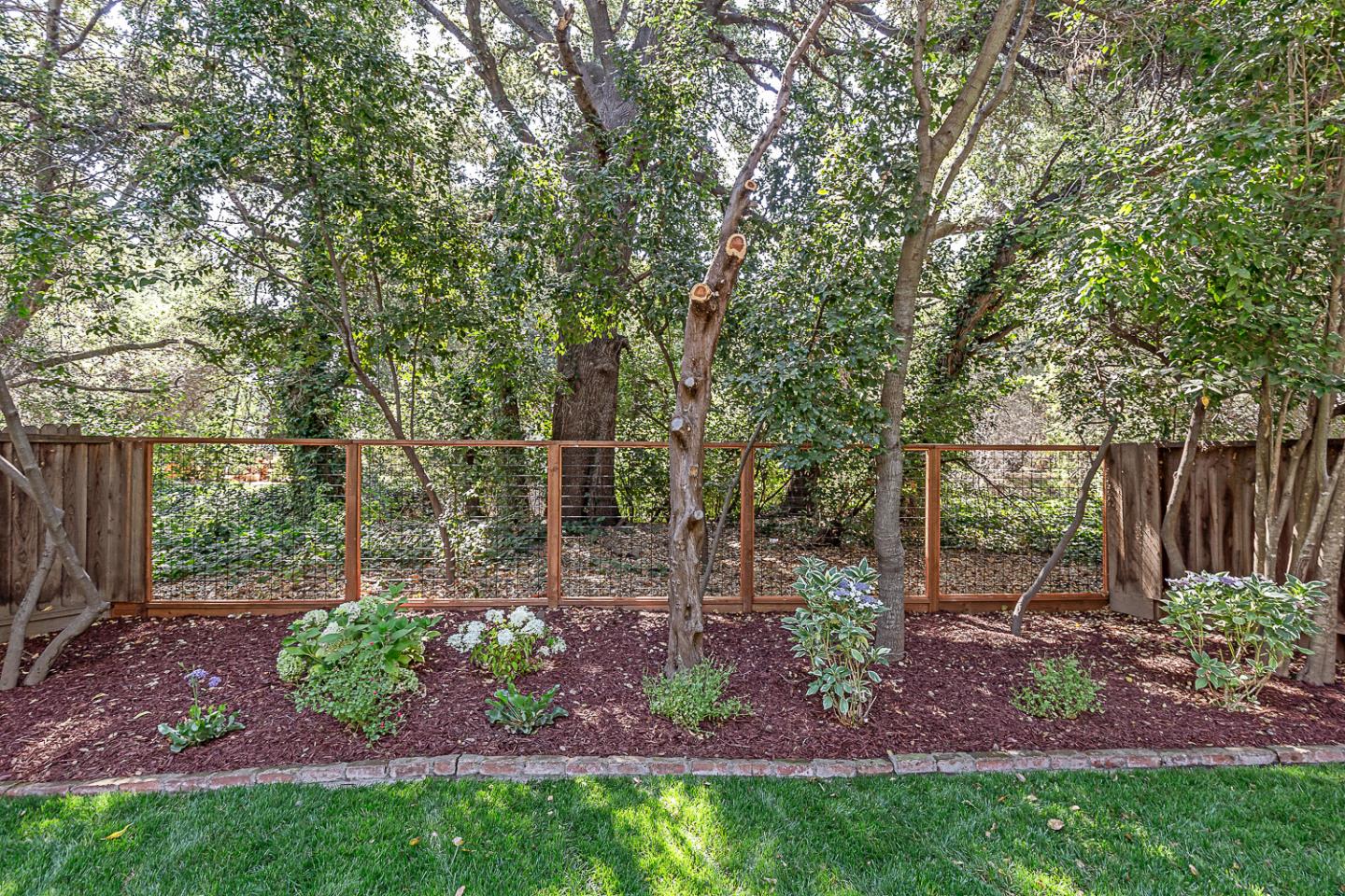 Detail Gallery Image 23 of 26 For 1621 Christina Dr, Los Altos,  CA 94024 - 3 Beds | 2 Baths