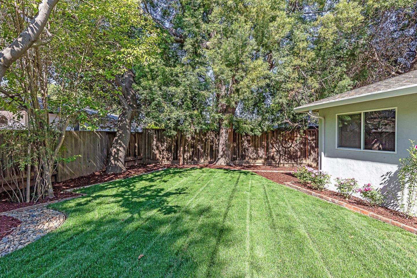 Detail Gallery Image 25 of 26 For 1621 Christina Dr, Los Altos,  CA 94024 - 3 Beds | 2 Baths