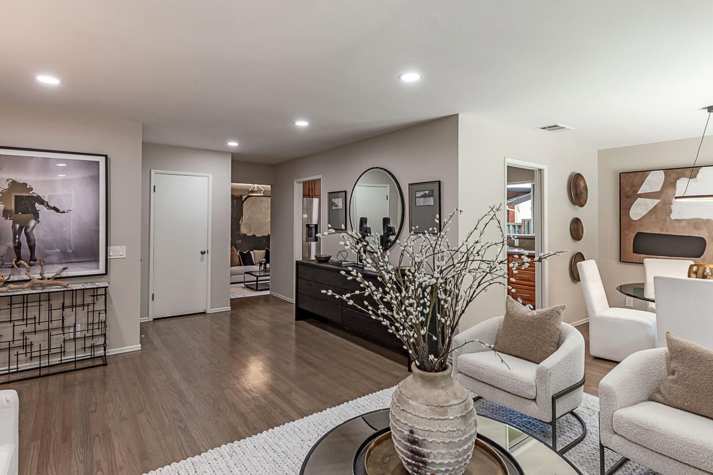 Detail Gallery Image 4 of 26 For 1621 Christina Dr, Los Altos,  CA 94024 - 3 Beds | 2 Baths