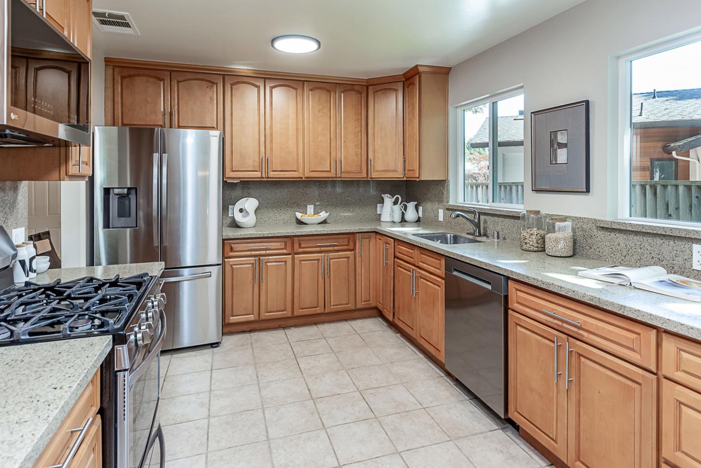 Detail Gallery Image 6 of 26 For 1621 Christina Dr, Los Altos,  CA 94024 - 3 Beds | 2 Baths