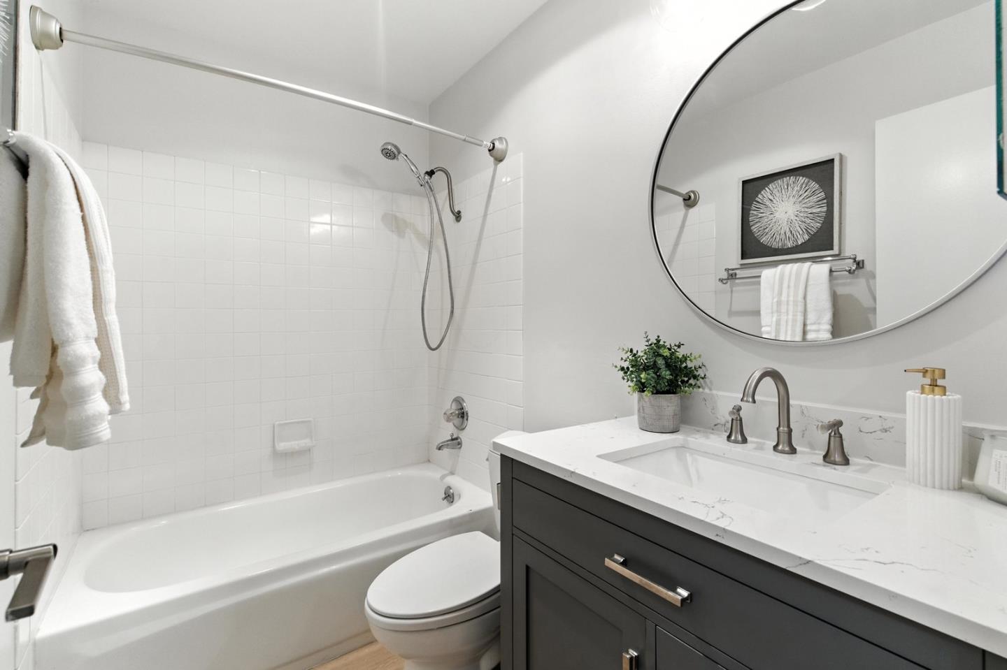 Detail Gallery Image 15 of 19 For 905 W Middlefield Rd #974,  Mountain View,  CA 94043 - 2 Beds | 2 Baths