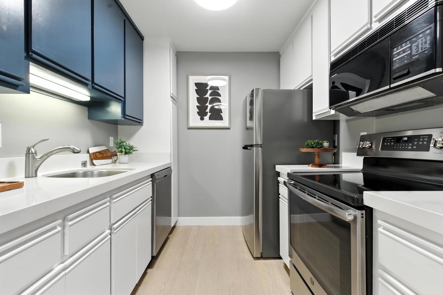Detail Gallery Image 9 of 19 For 905 W Middlefield Rd #974,  Mountain View,  CA 94043 - 2 Beds | 2 Baths