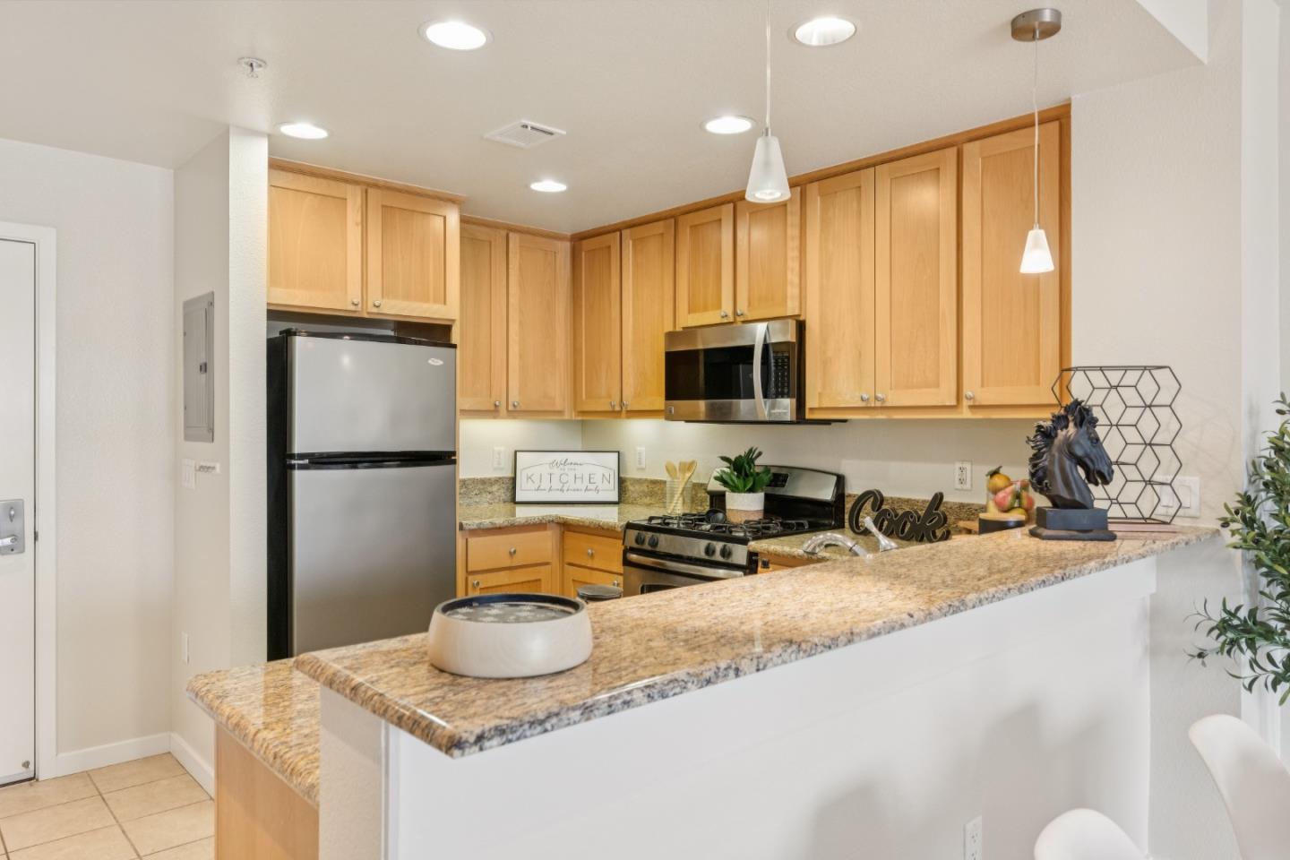 Detail Gallery Image 10 of 32 For 1488 El Camino Real #216,  South San Francisco,  CA 94080 - 1 Beds | 1 Baths