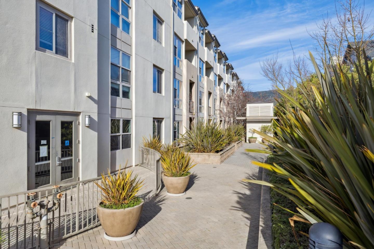 Detail Gallery Image 16 of 32 For 1488 El Camino Real #216,  South San Francisco,  CA 94080 - 1 Beds | 1 Baths