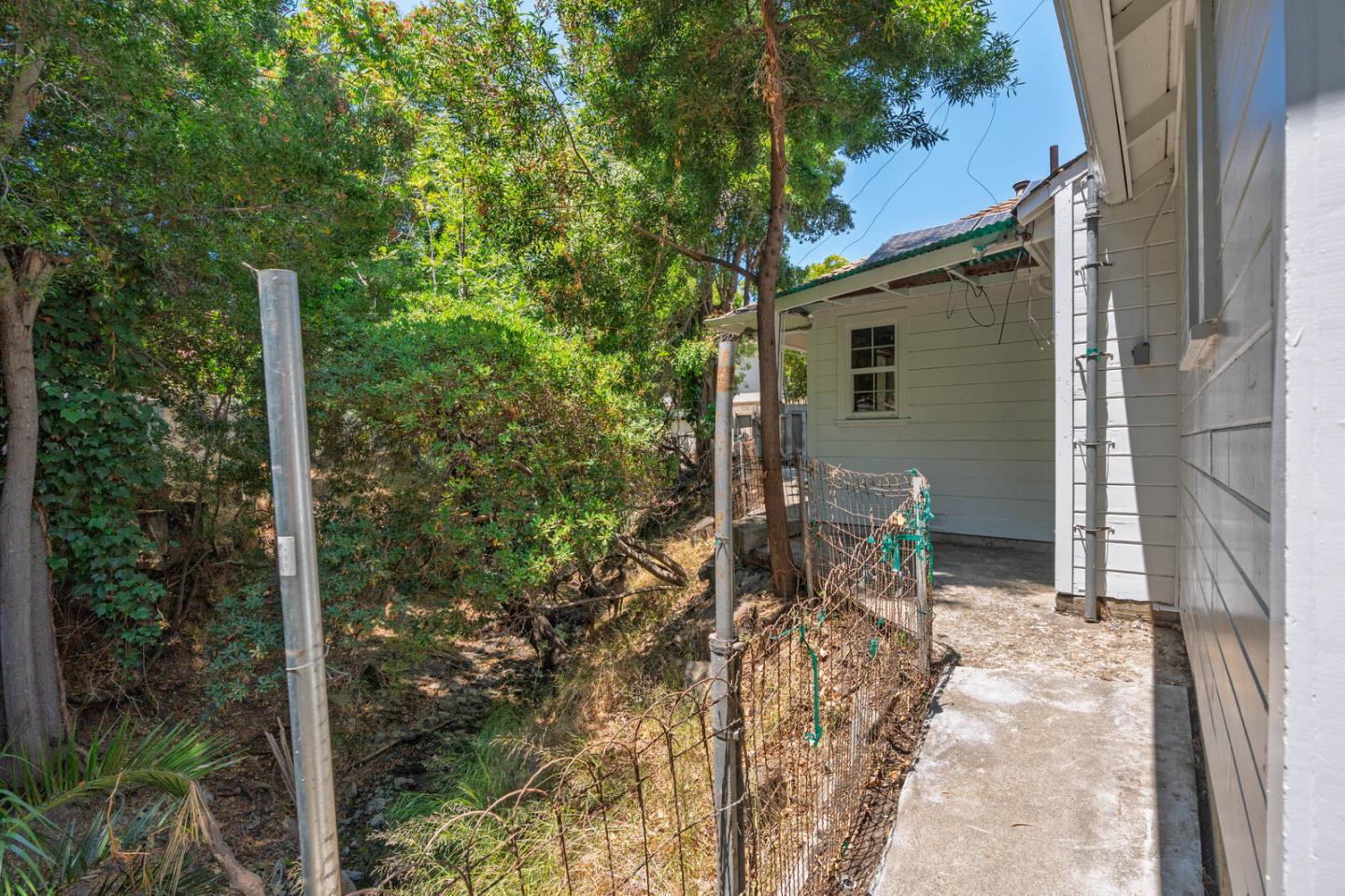 Detail Gallery Image 27 of 29 For 774 Chestnut St, San Carlos,  CA 94070 - 2 Beds | 2 Baths