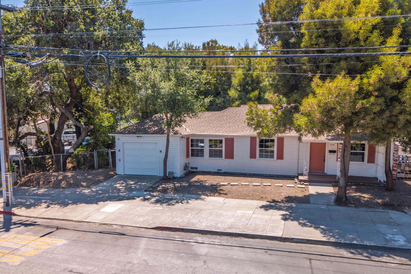 Detail Gallery Image 3 of 29 For 774 Chestnut St, San Carlos,  CA 94070 - 2 Beds | 2 Baths